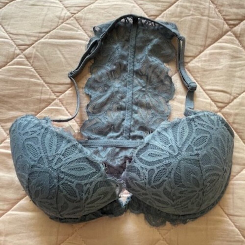 Gorgeous lacy PINK Victoria's Secret "the date" racerback push-up bra, 32DD/32E